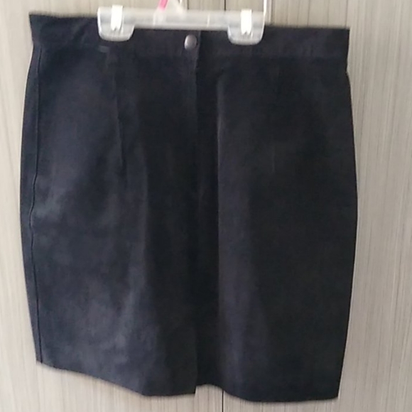 Skirt - Picture 2 of 2